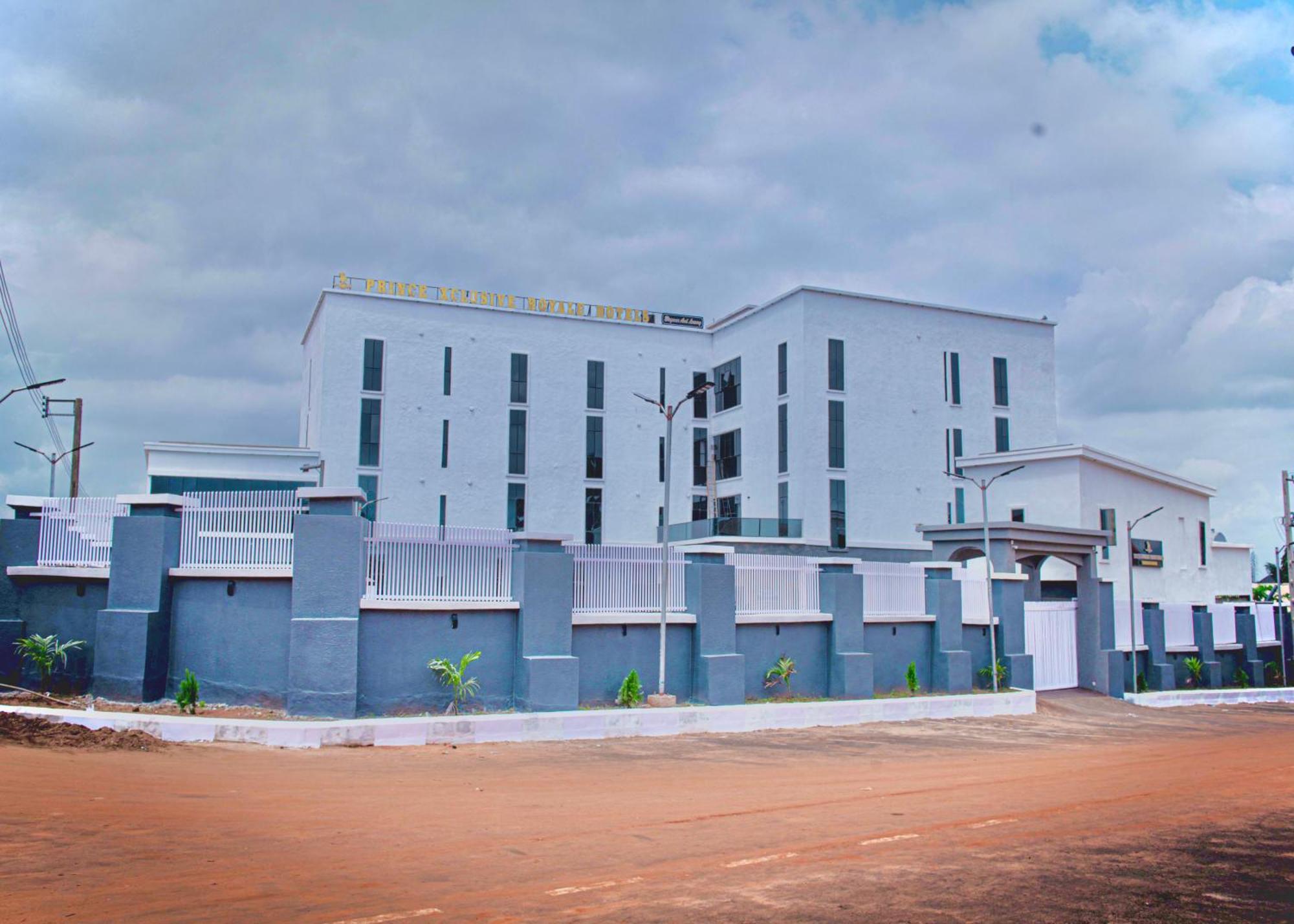 Prince Xclusive Royale Hotels Awka Екстер'єр фото