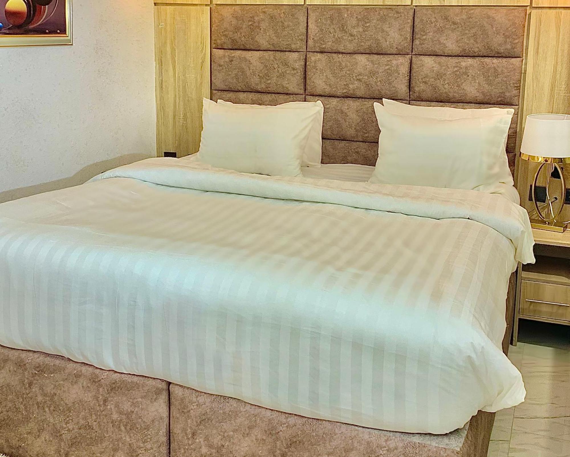 Prince Xclusive Royale Hotels Awka Екстер'єр фото