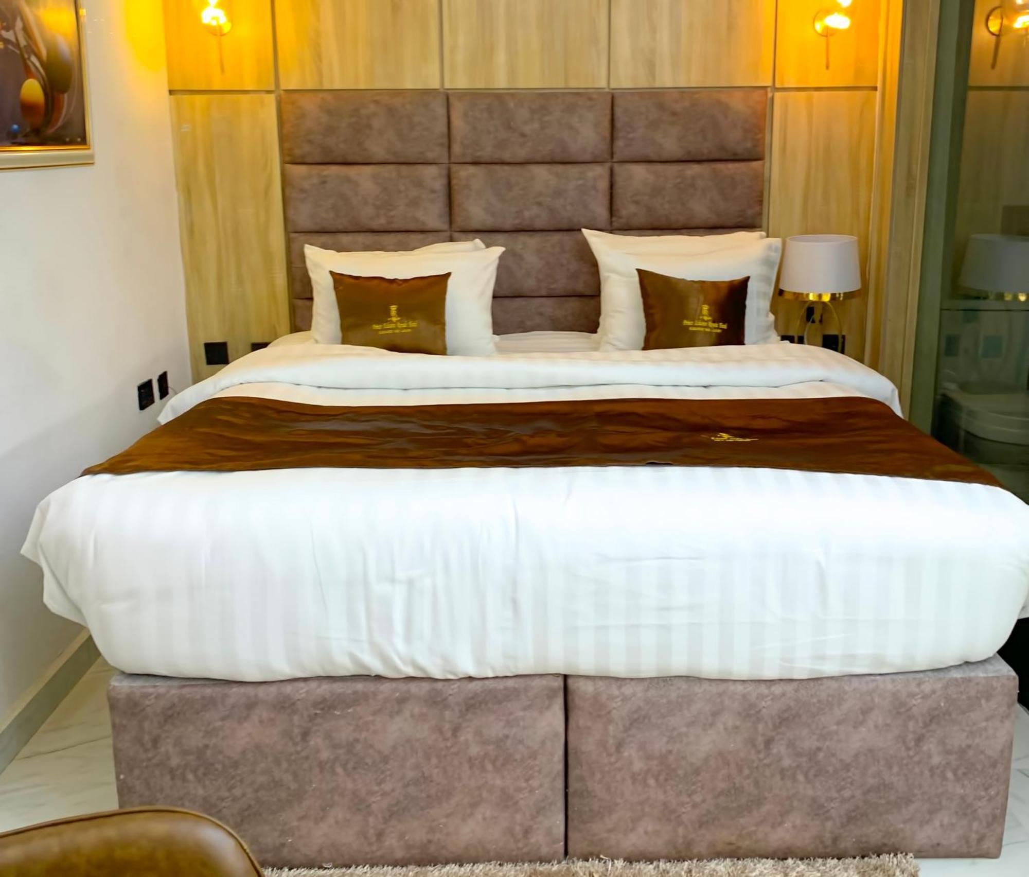 Prince Xclusive Royale Hotels Awka Екстер'єр фото