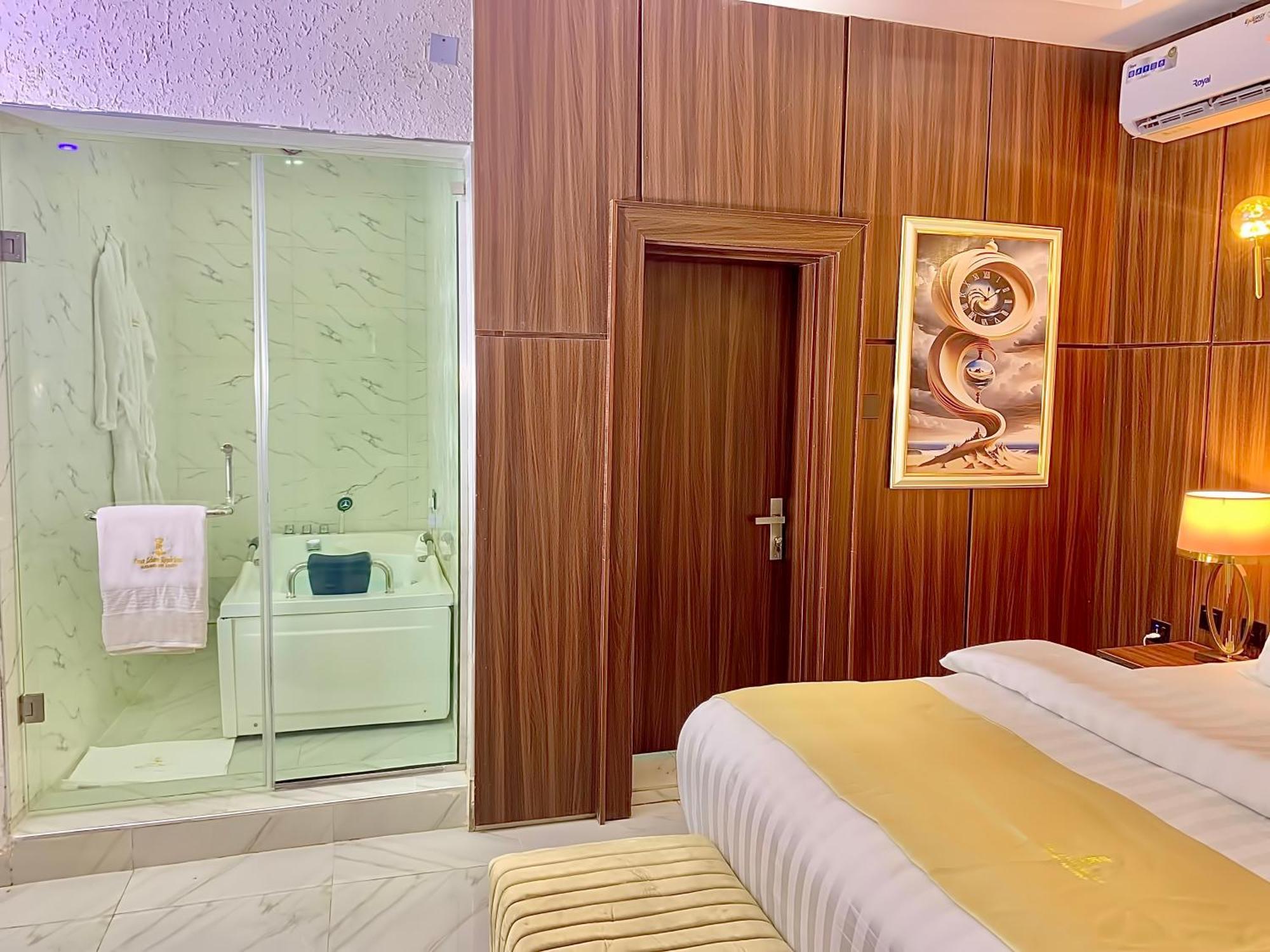 Prince Xclusive Royale Hotels Awka Екстер'єр фото