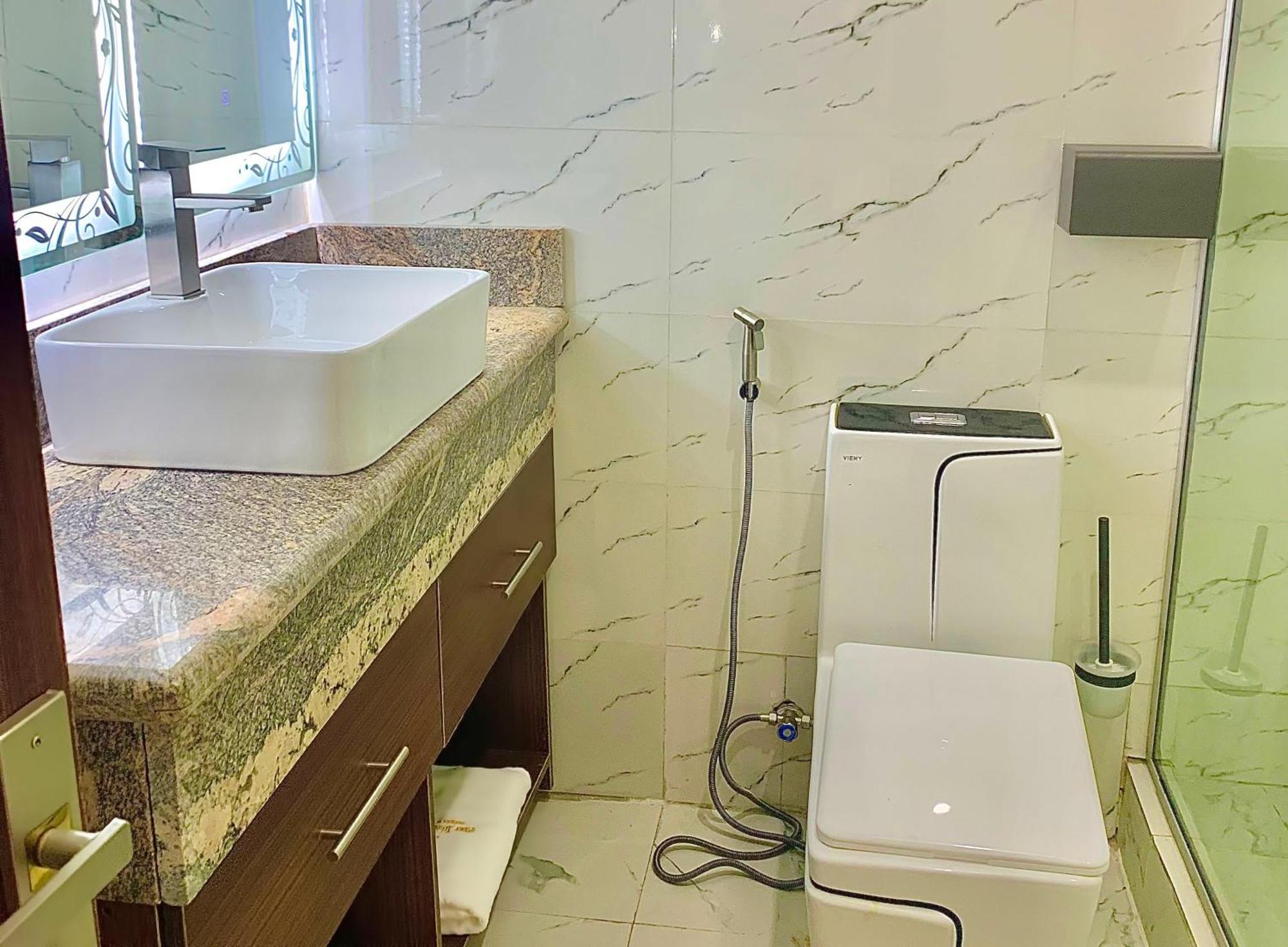 Prince Xclusive Royale Hotels Awka Екстер'єр фото