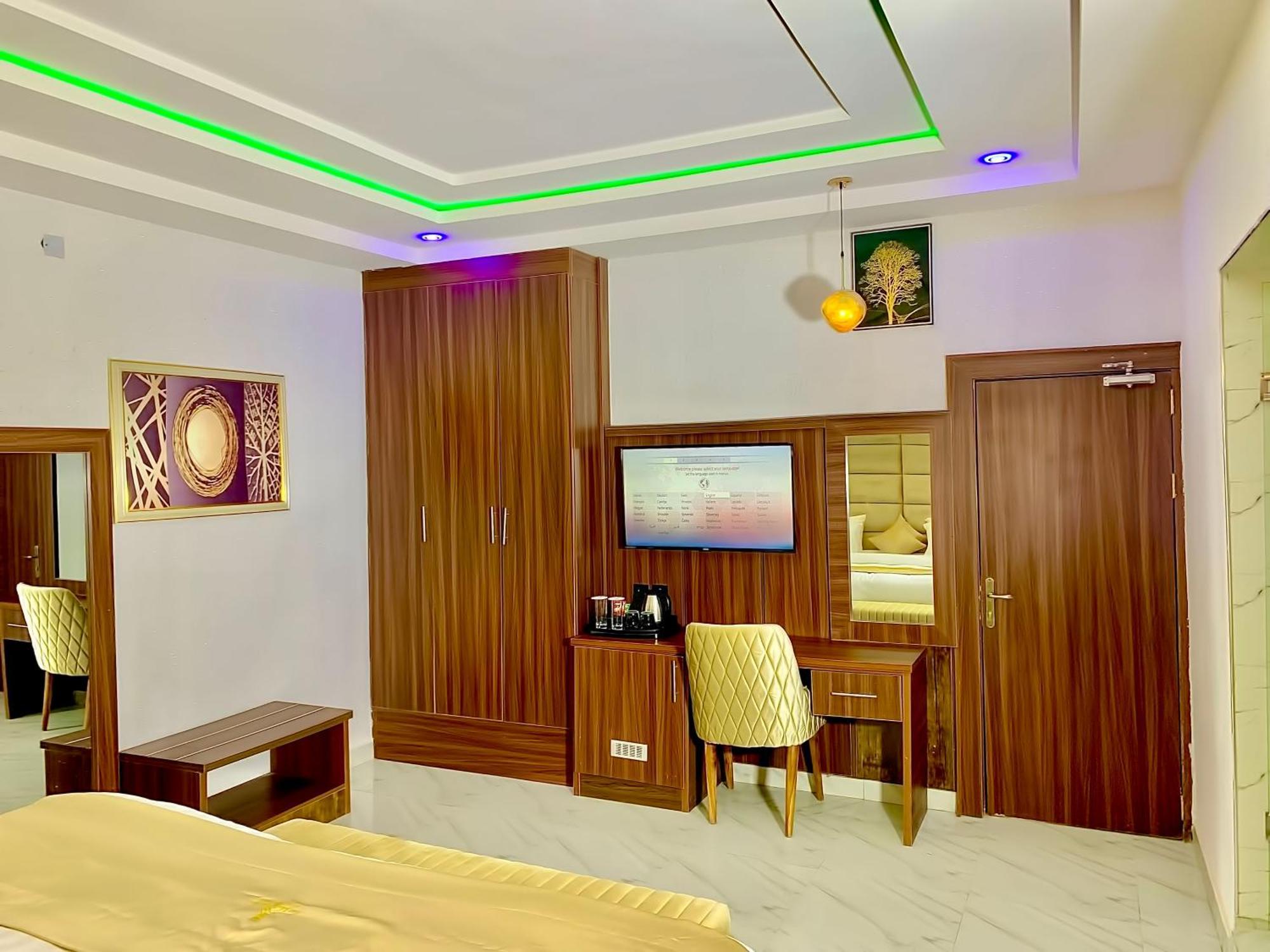 Prince Xclusive Royale Hotels Awka Екстер'єр фото